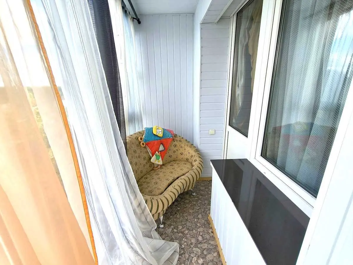 Фото Продаю 2 кімнатну квартиру, 49.5 кв. м, Комарівка, ціна: 30000 USD, код 5403