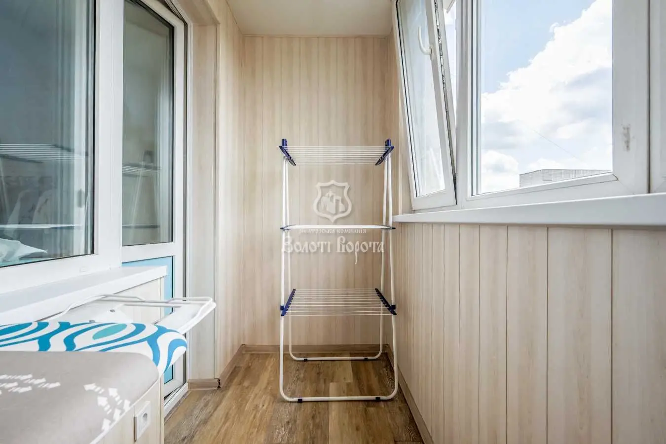 Фото Selling a 3-room apartment, 110 sq.m., Mezhyhirska Street 43 Kyiv, price: 150000 USD, code 5409