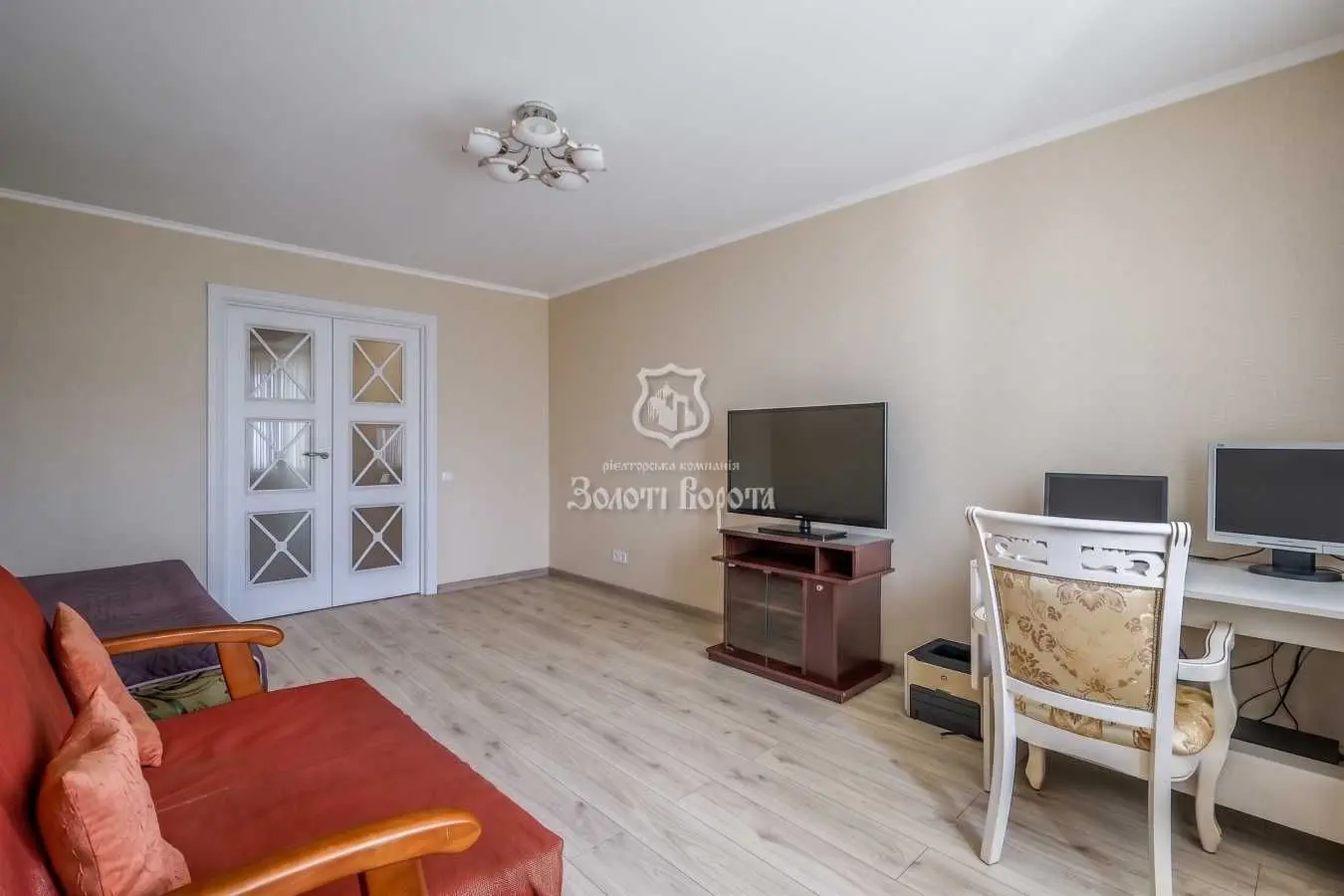 Фото Selling a 3-room apartment, 110 sq.m., Mezhyhirska Street 43 Kyiv, price: 150000 USD, code 5409