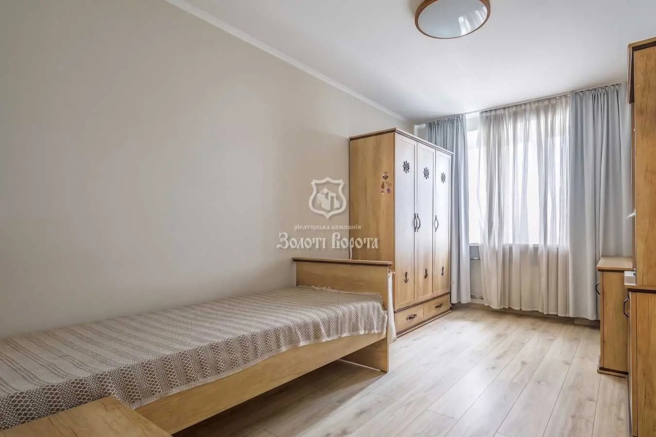 Фото Selling a 3-room apartment, 110 sq.m., Mezhyhirska Street 43 Kyiv, price: 150000 USD, code 5409
