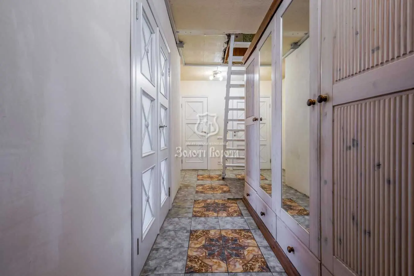 Фото Selling a 3-room apartment, 110 sq.m., Mezhyhirska Street 43 Kyiv, price: 150000 USD, code 5409