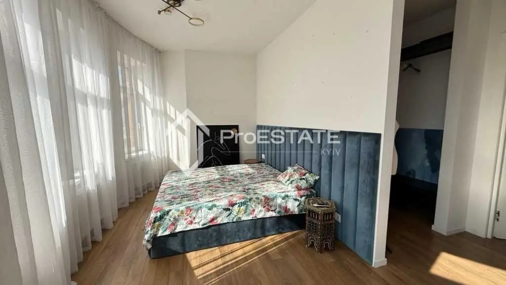 Фото Продаю 4-комнатную квартиру, 221 кв. м, Евгения Коновальца ул. (Щорса) 36 Киев, цена: 365000 USD, код 5422