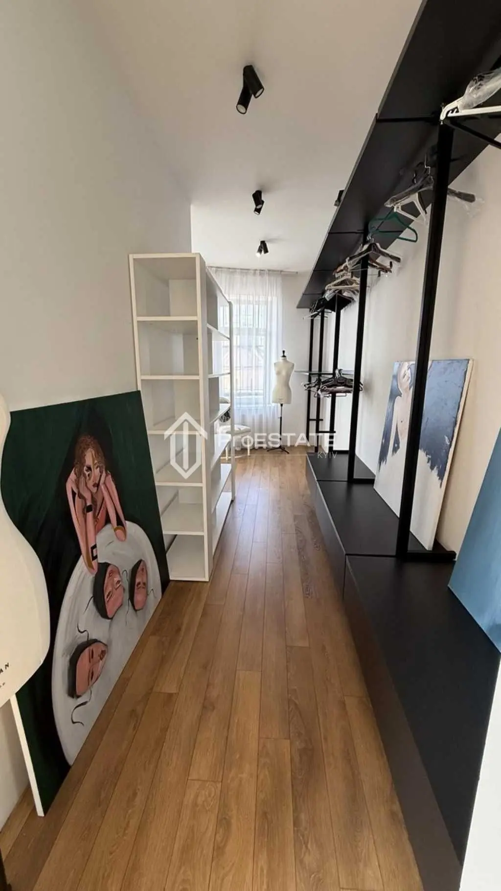 Фото Продаю 4-комнатную квартиру, 221 кв. м, Евгения Коновальца ул. (Щорса) 36 Киев, цена: 365000 USD, код 5422