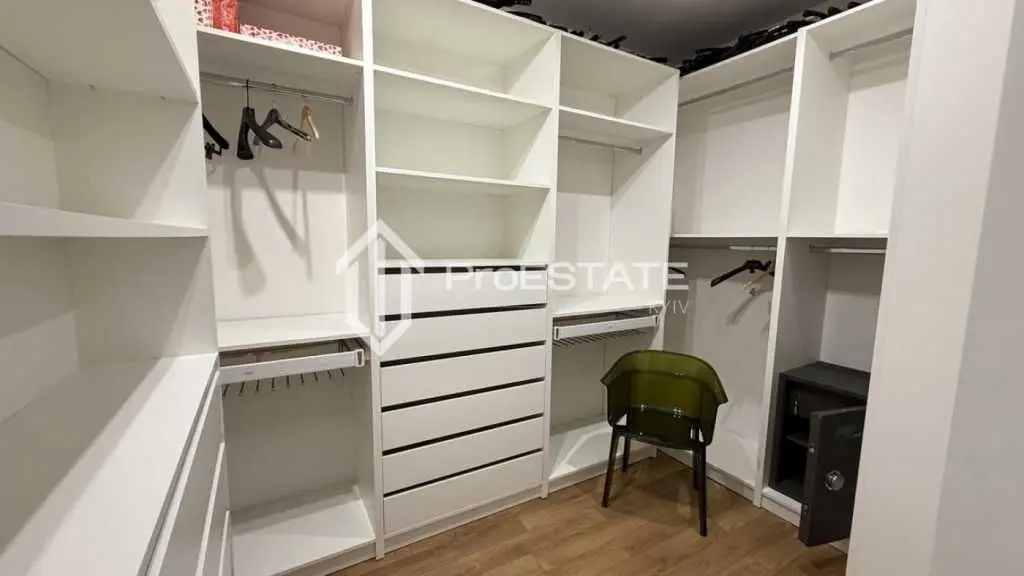 Фото Продаю 4-комнатную квартиру, 221 кв. м, Евгения Коновальца ул. (Щорса) 36 Киев, цена: 365000 USD, код 5422