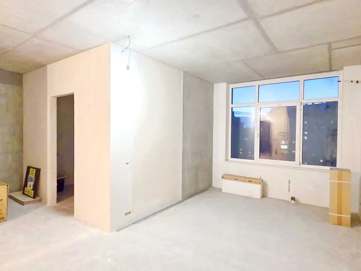 Фото Selling a 1-room apartment, 45 sq.m., Yevhena Sverstiuka Street  Kyiv, price: 89000 USD, code 5428