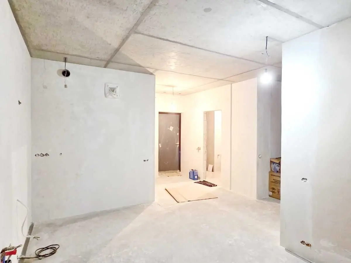 Фото Selling a 1-room apartment, 45 sq.m., Yevhena Sverstiuka Street  Kyiv, price: 89000 USD, code 5428