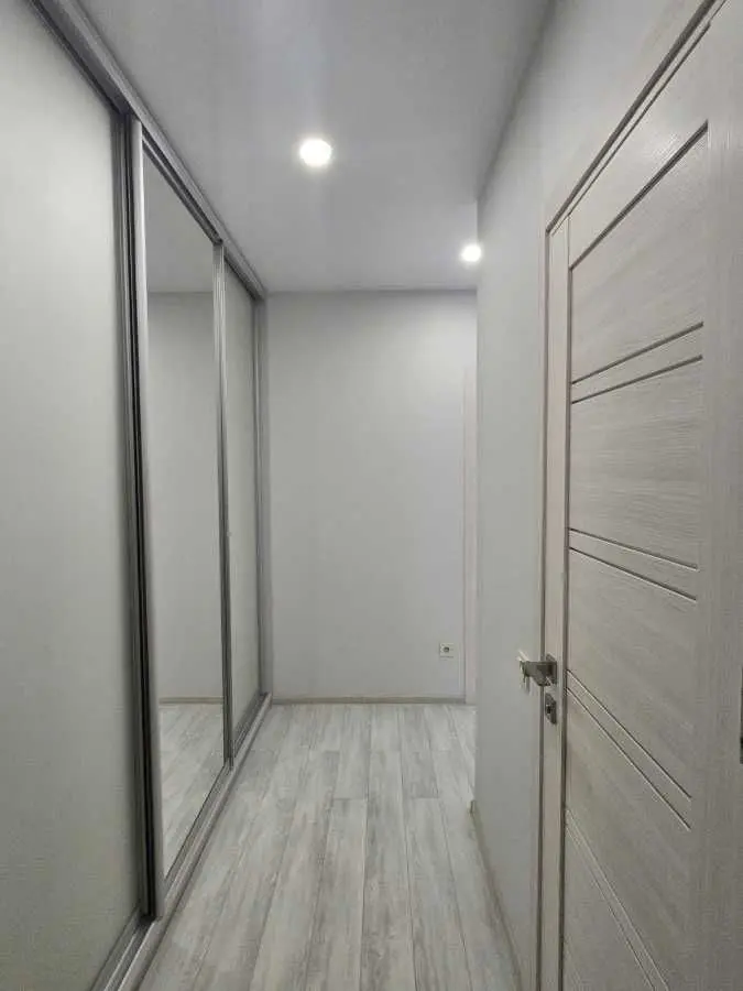 Фото Продаю 1 кімнатну квартиру, 43.5 кв. м, Тадея Рильського бульв. 1 Київ, ціна: 127000 USD, код 5468