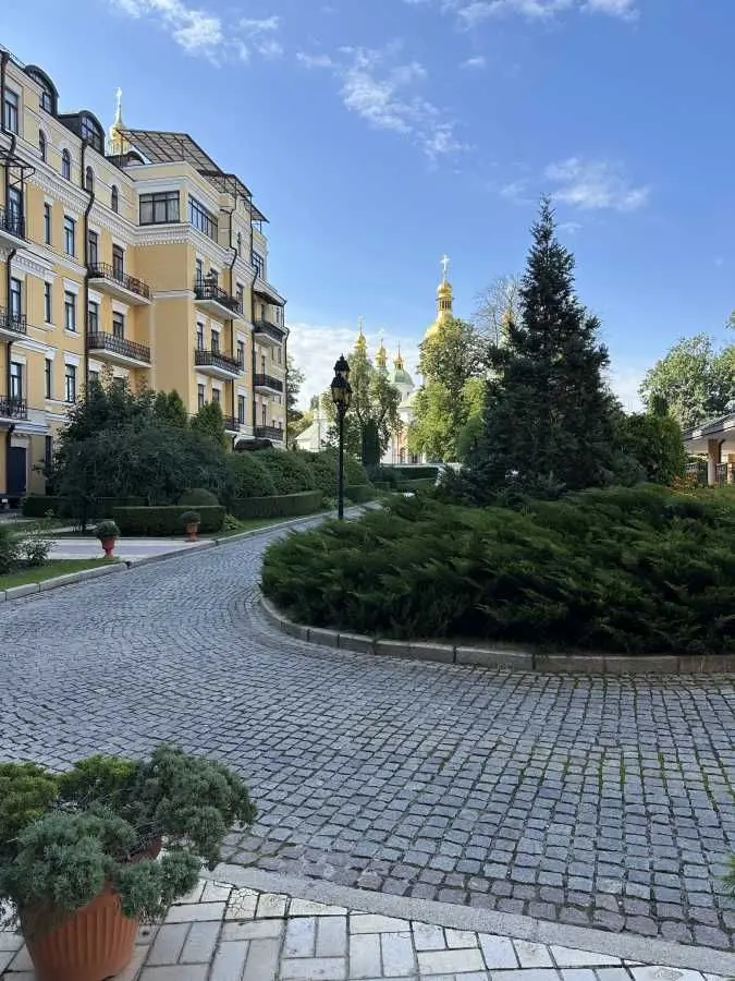 Фото Продаю паркінг, гараж, 17 кв. м, Володимирська вул.  Київ, ціна: 60000 USD, код 5472