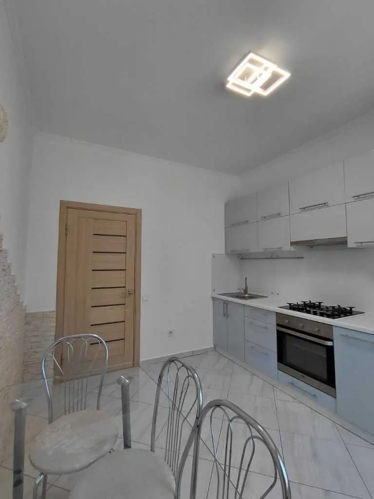 Фото Selling a 2-room apartment, 52 sq.m., Strumovka, price: 85000 USD, code 5473