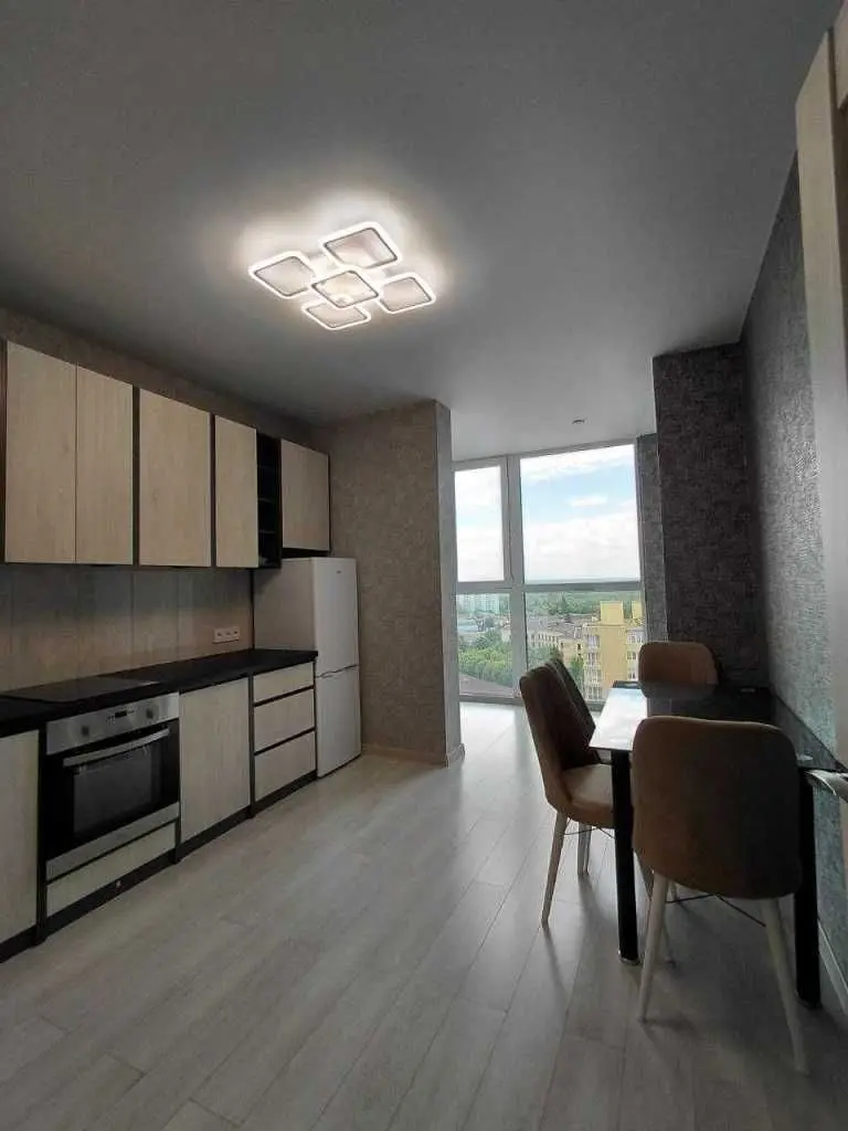 Фото Продаю 1-комнатную квартиру, 44 кв. м, Ровенская ул. 4 Луцк, цена: 72000 USD, код 5476