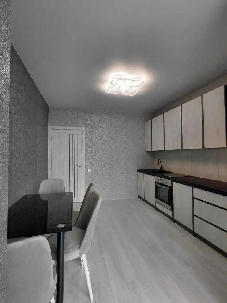 Фото Продаю 1-комнатную квартиру, 44 кв. м, Ровенская ул. 4 Луцк, цена: 72000 USD, код 5476