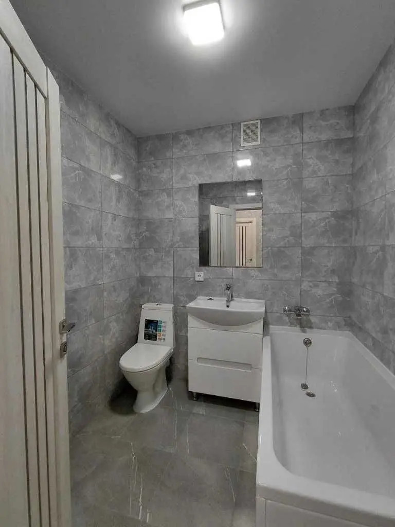 Фото Продаю 1-комнатную квартиру, 44 кв. м, Ровенская ул. 4 Луцк, цена: 72000 USD, код 5476
