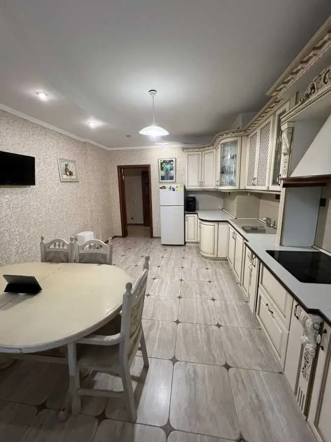 Фото Продаю 3 кімнатну квартиру, 120 кв. м, Голосіївський просп. (40-річчя Жовтня)  Київ, ціна: 210000 USD, код 5528