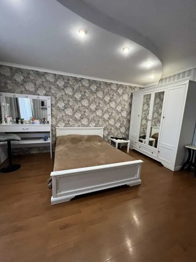 Фото Продаю 3 кімнатну квартиру, 120 кв. м, Голосіївський просп. (40-річчя Жовтня)  Київ, ціна: 210000 USD, код 5528