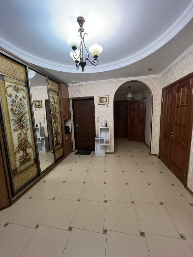 Фото Продаю 3 кімнатну квартиру, 120 кв. м, Голосіївський просп. (40-річчя Жовтня)  Київ, ціна: 210000 USD, код 5528