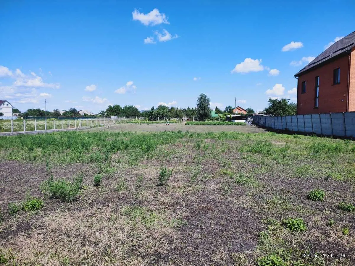 Фото Продаю земельну ділянку, Центральна вул.  Погреби, ціна: 63000 USD, код 5531