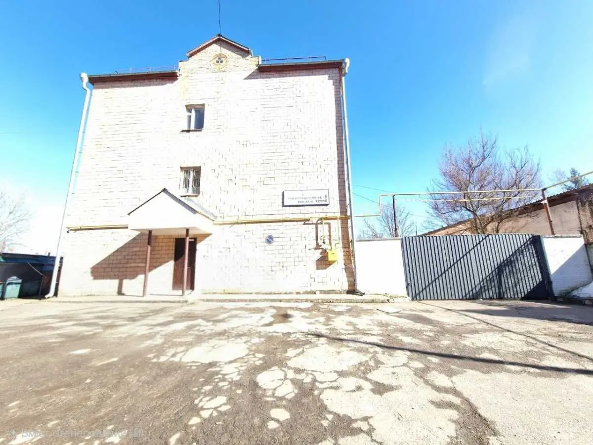 Фото Продаю офіс, 962 кв. м, Молодіжна вул.  Біла Церква, ціна: 280000 USD, код 5540