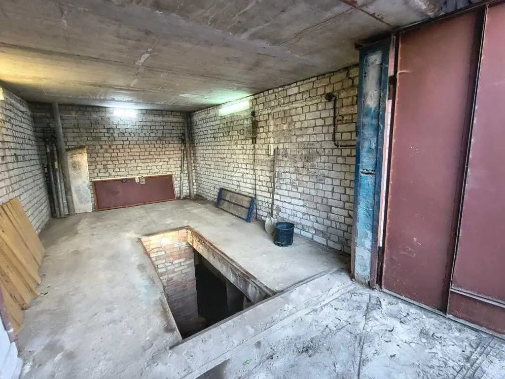 Фото Продаю паркінг, гараж, 41 кв. м, Пухівська вул.  Київ, ціна: 9500 USD, код 5542