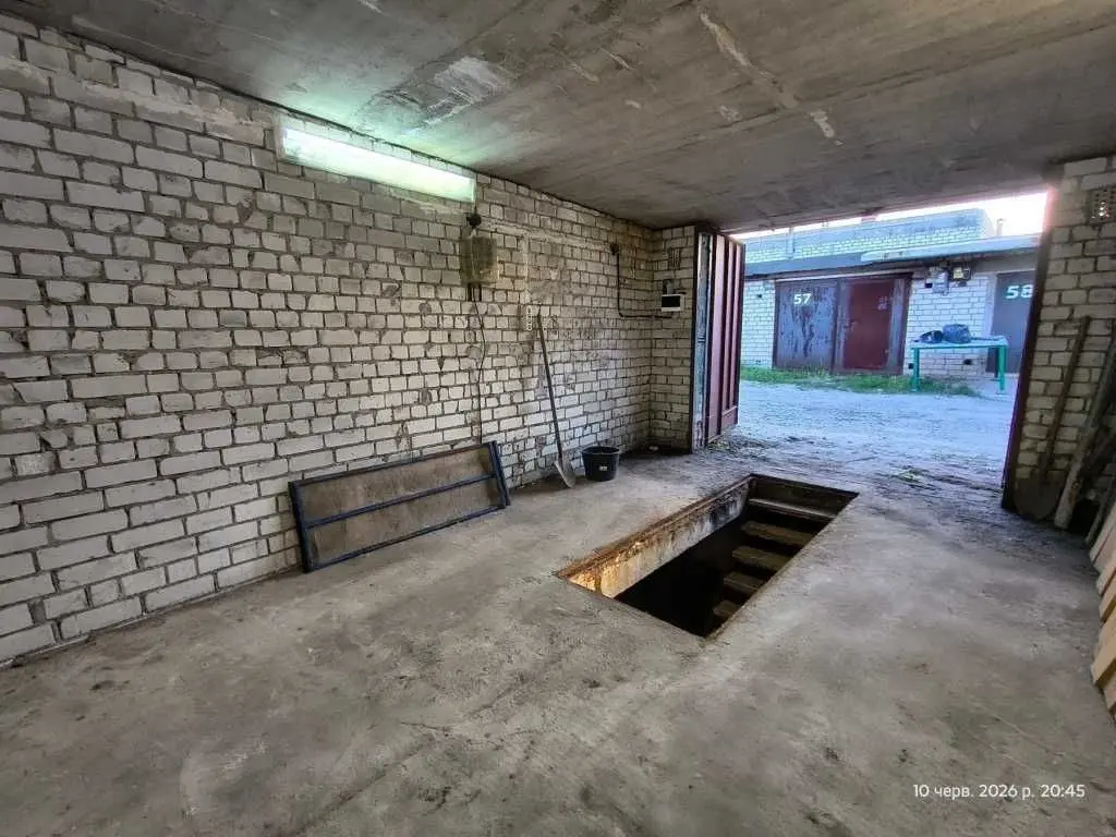 Фото Продаю паркінг, гараж, 41 кв. м, Пухівська вул.  Київ, ціна: 9500 USD, код 5542