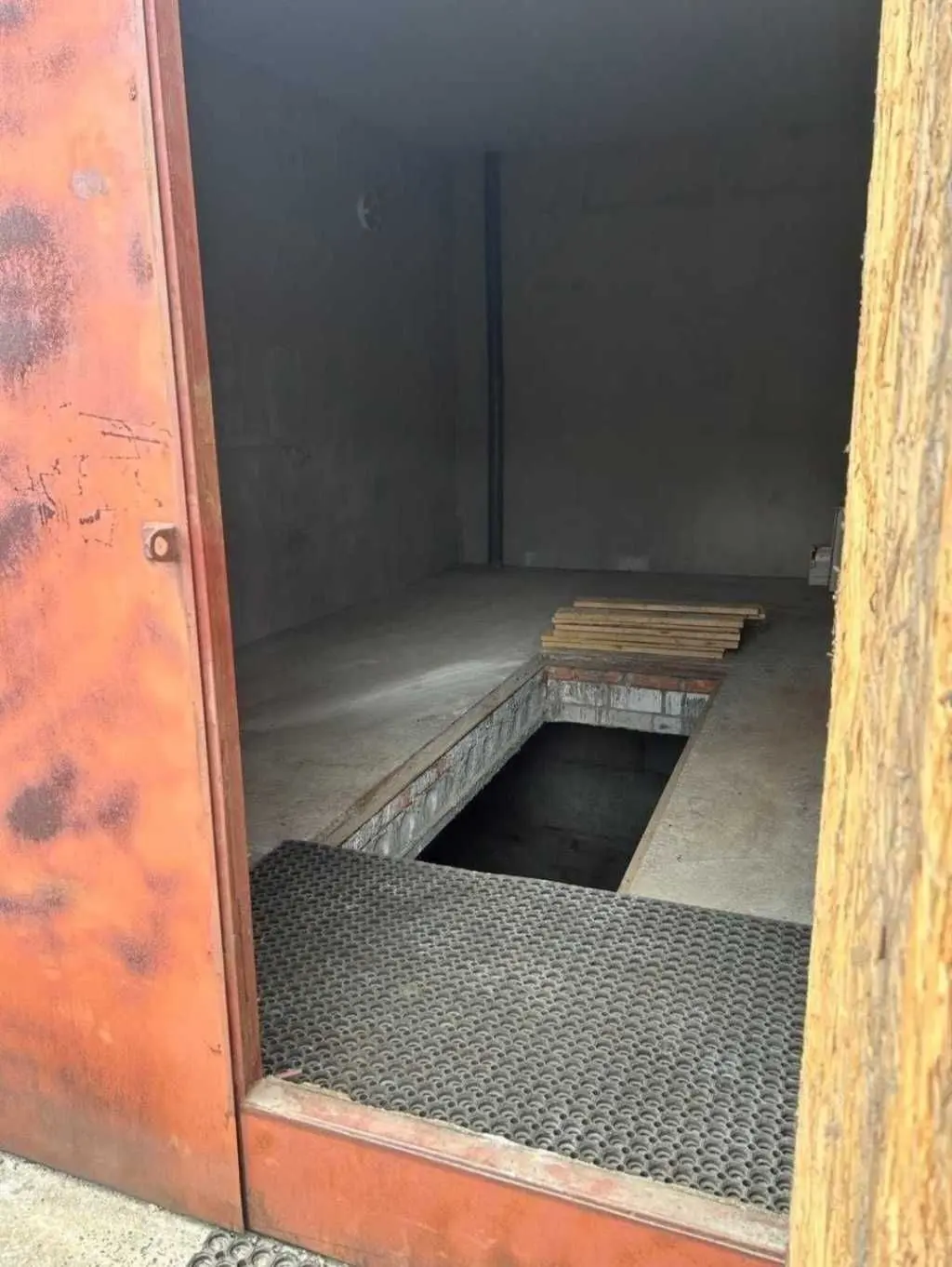 Фото Продаю паркінг, гараж, 44 кв. м, Пухівська вул.  Київ, ціна: 11500 USD, код 5543