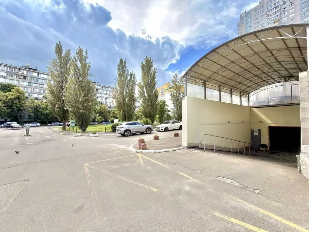 Фото Продаю паркінг, гараж, 15.1 кв. м, Юрія Шумського вул. 1 Київ, ціна: 16000 USD, код 5551