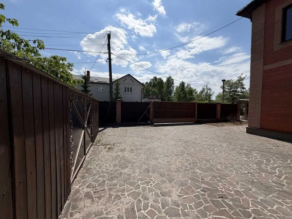 Фото Продаю будинок, 422.5 кв. м, Зарічна вул.  Гнідин, ціна: 300000 USD, код 5557