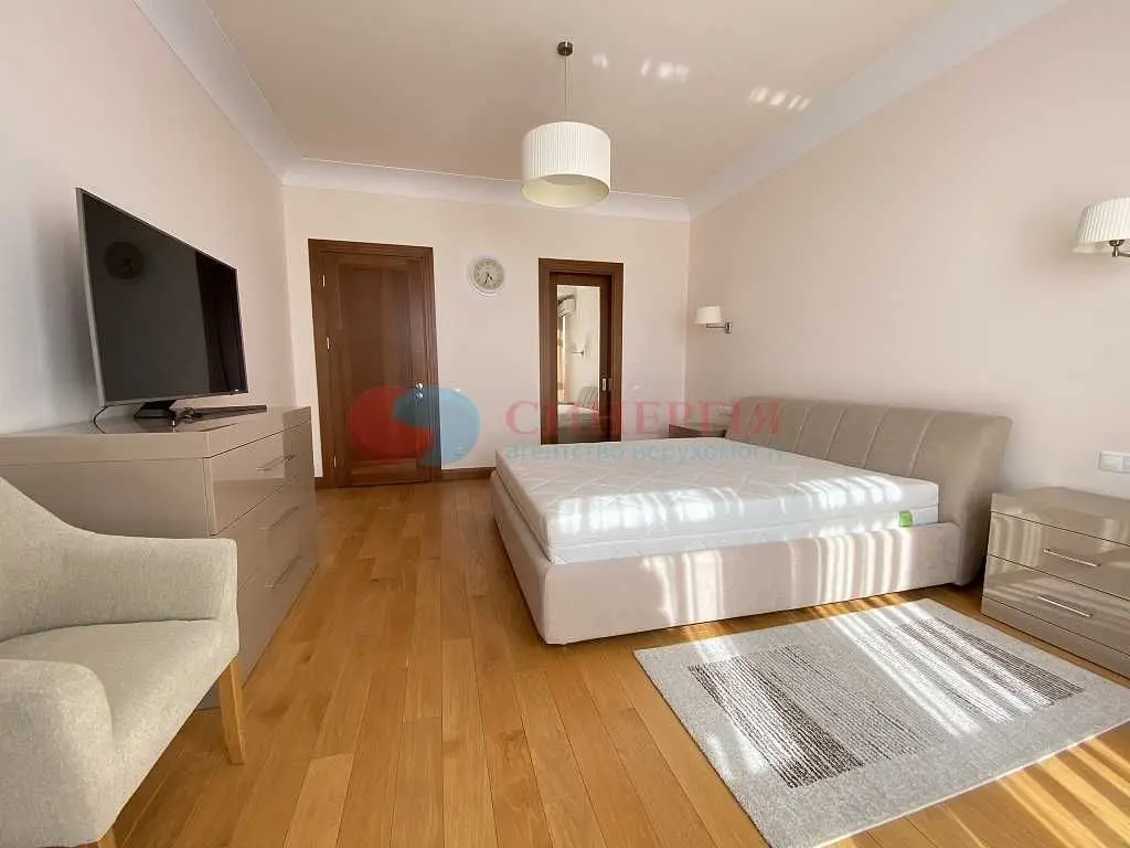 Фото Rent a 3-room apartment, Klovskyi Descent  Kyiv for long-term rent, price: 1500 USD, code 5565