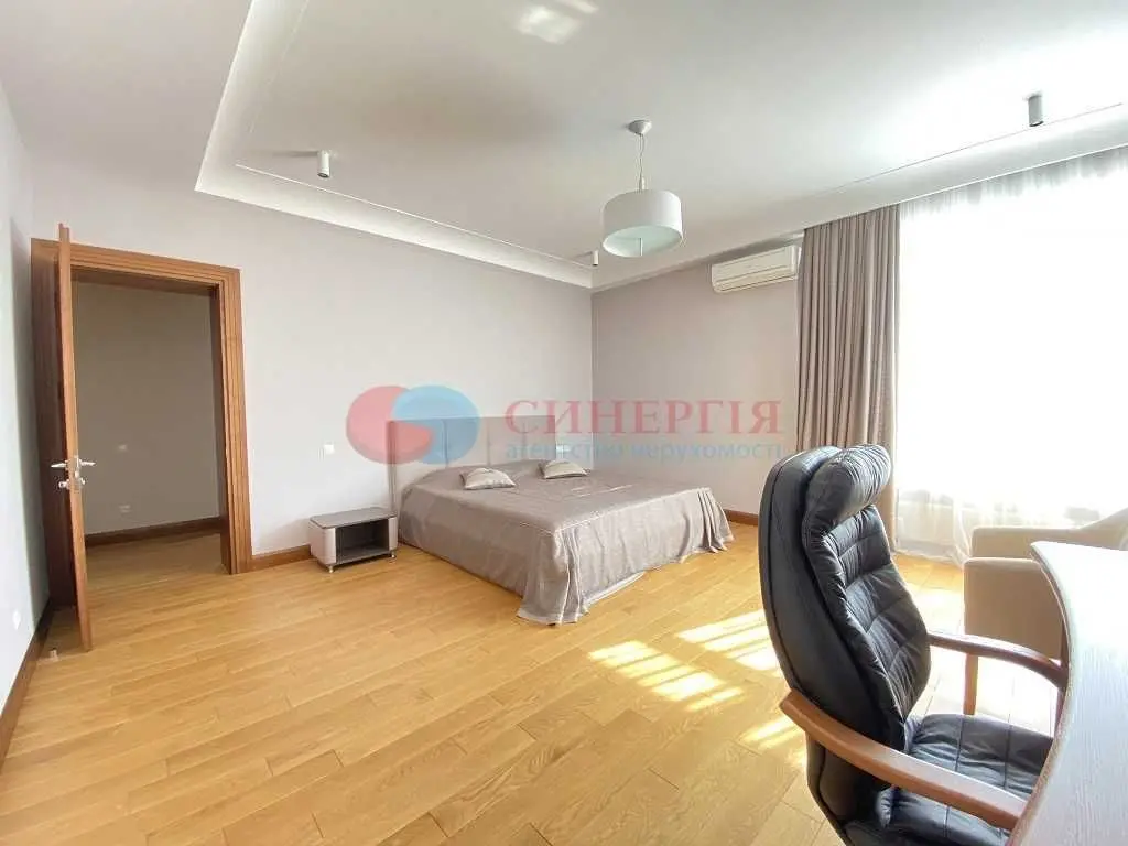 Фото Rent a 3-room apartment, Klovskyi Descent  Kyiv for long-term rent, price: 1500 USD, code 5565