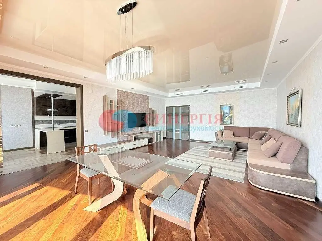 Фото Rent a 3-room apartment, Raisy Okipnoi Street 18 Kyiv for long-term rent, price: 1950 USD, code 5566