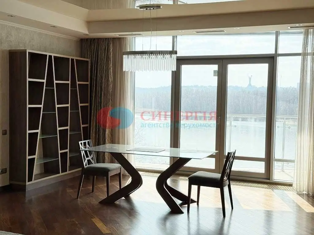 Фото Rent a 3-room apartment, Raisy Okipnoi Street 18 Kyiv for long-term rent, price: 1950 USD, code 5566