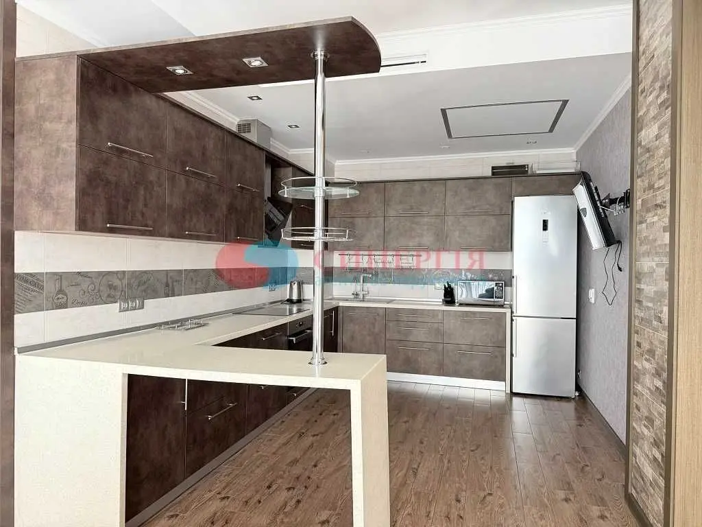 Фото Rent a 3-room apartment, Raisy Okipnoi Street 18 Kyiv for long-term rent, price: 1950 USD, code 5566
