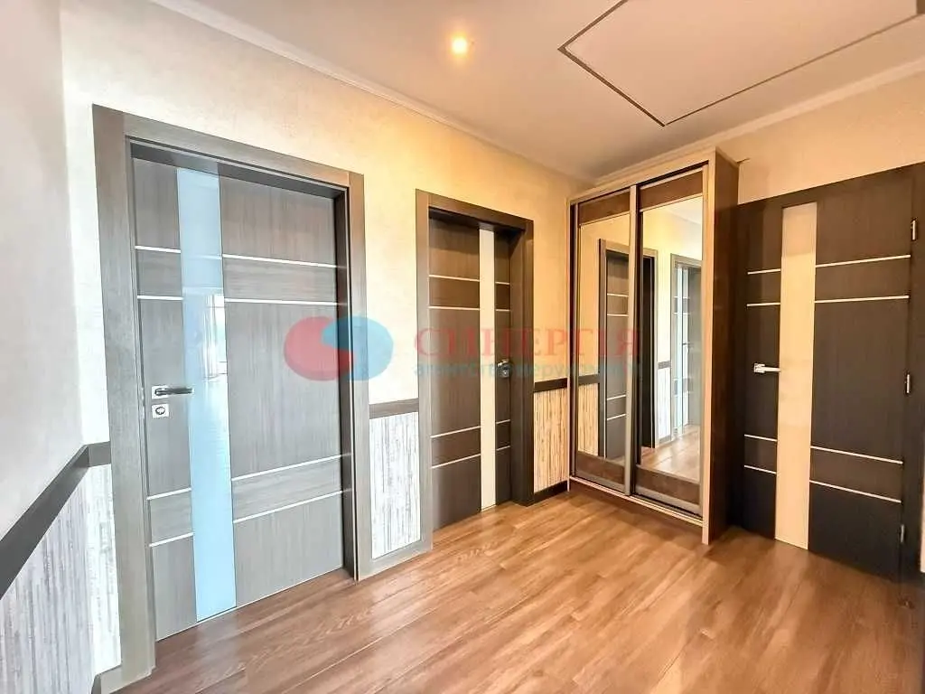 Фото Rent a 3-room apartment, Raisy Okipnoi Street 18 Kyiv for long-term rent, price: 1950 USD, code 5566