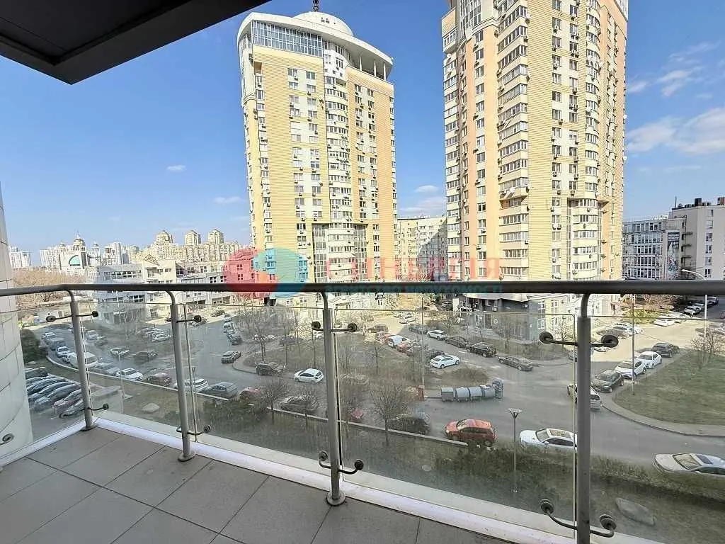 Фото Rent a 3-room apartment, Raisy Okipnoi Street 18 Kyiv for long-term rent, price: 1950 USD, code 5566