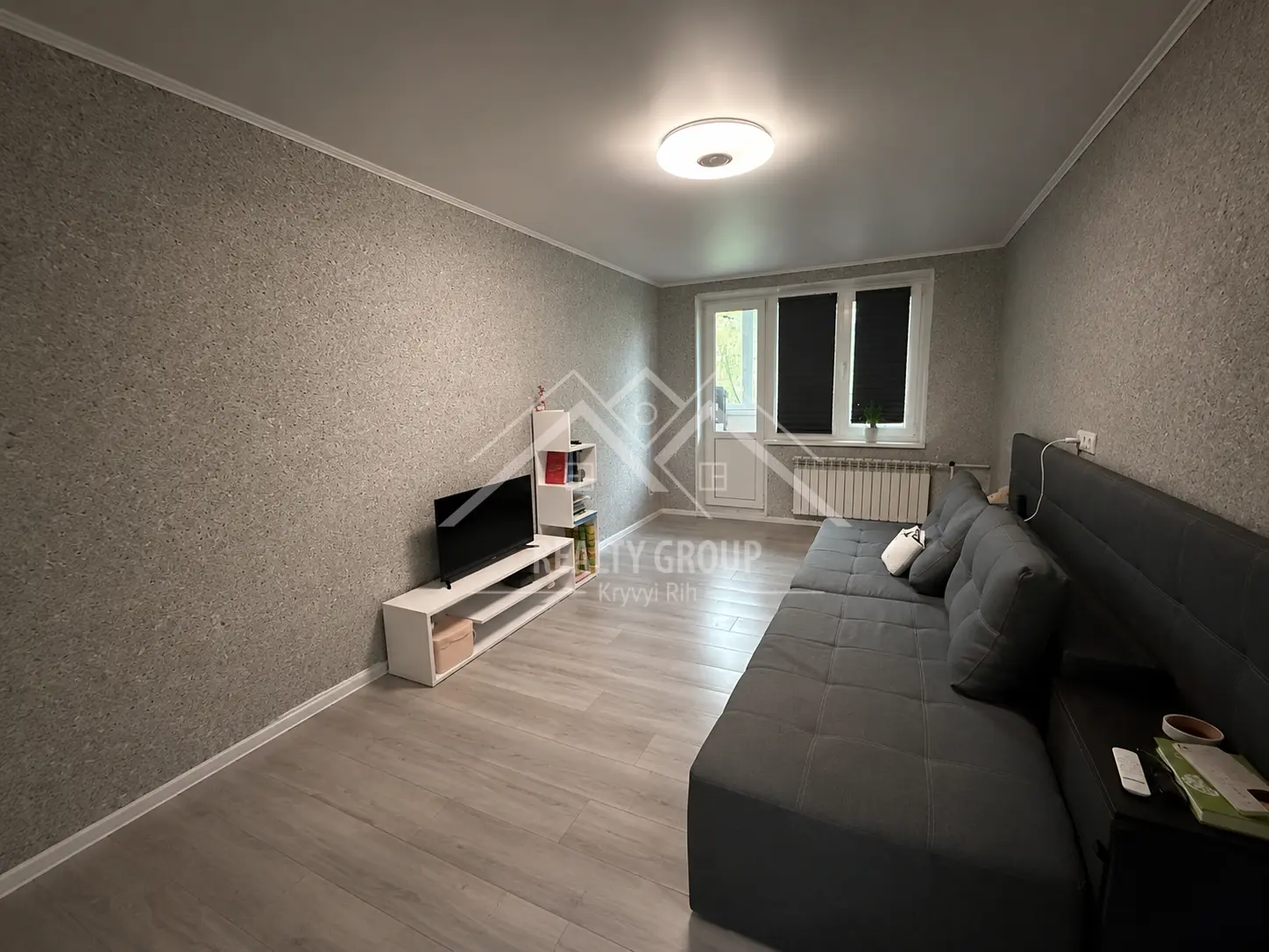 Фото Продаю 2 кімнатну квартиру, 45 кв. м, Володимира Бизова вул. (Якіра) 1 Кривий Ріг, ціна: 29000 $, код 5569