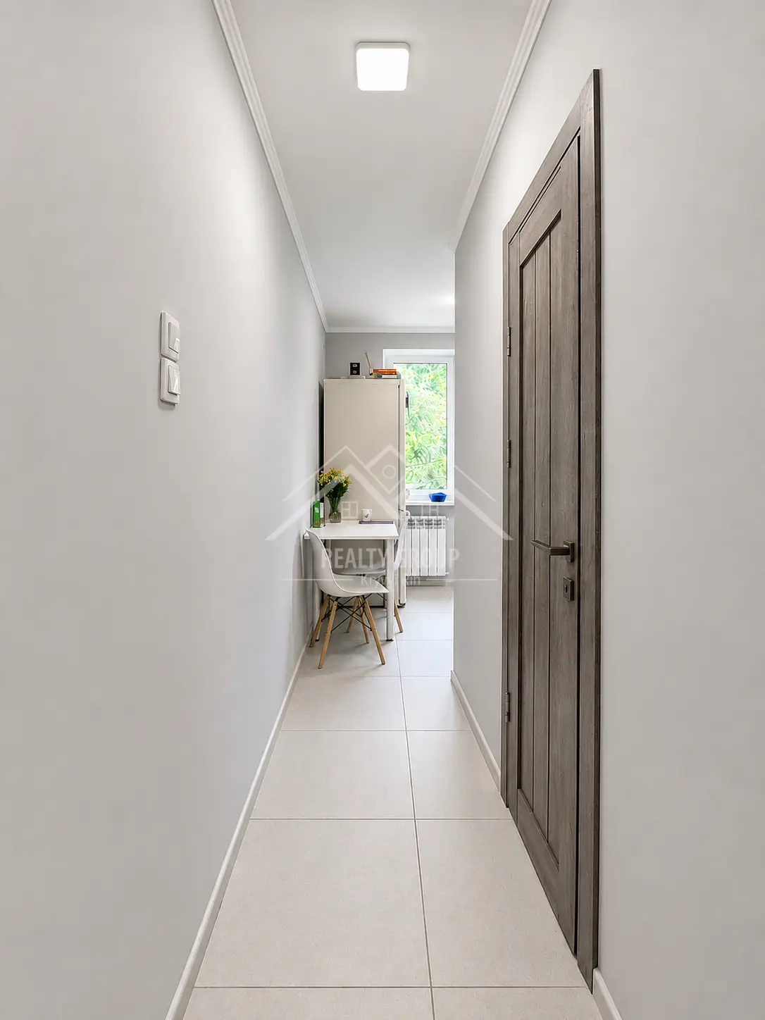 Фото Продаю 2 кімнатну квартиру, 45 кв. м, Володимира Бизова вул. (Якіра) 1 Кривий Ріг, ціна: 29000 $, код 5569