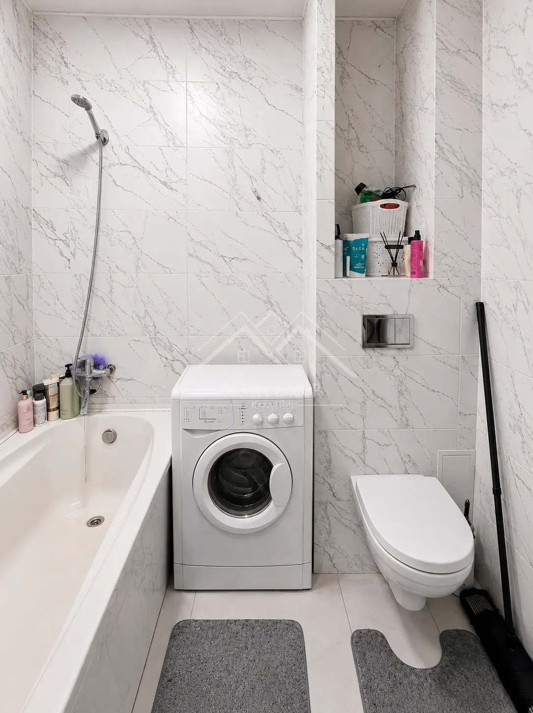 Фото Продаю 2 кімнатну квартиру, 45 кв. м, Володимира Бизова вул. (Якіра) 1 Кривий Ріг, ціна: 29000 $, код 5569