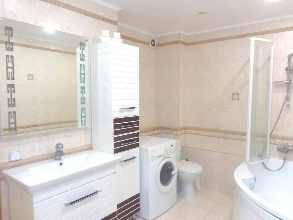 Фото Продаю 3-комнатную квартиру, 81 кв. м, Композитора Лятошинского ул. 2 Киев, цена: 98500 USD, код 5578