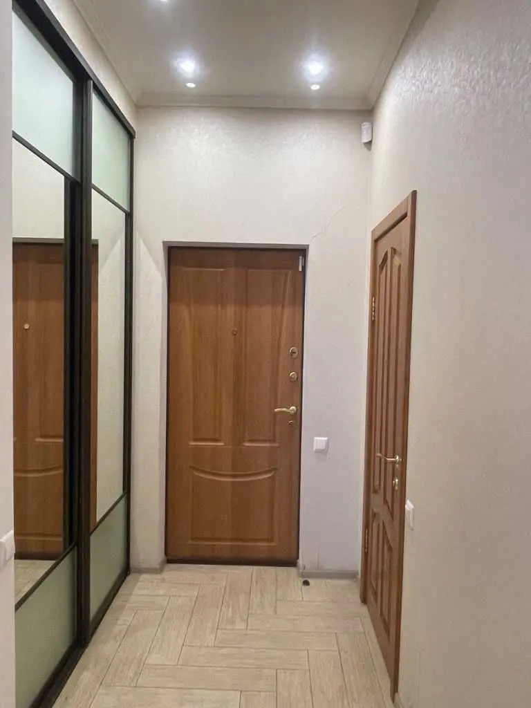 Фото Зняти 2 кімнатну квартиру, Жилянська вул.  Київ в довгострокову оренду, ціна: 600 USD, код 5583