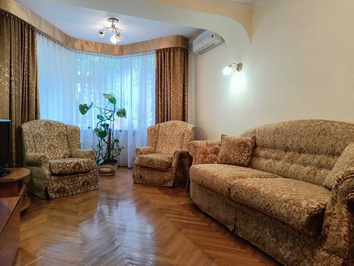 Фото Зняти 4 кімнатну квартиру, Тургенєвська вул. 16 Київ в довгострокову оренду, ціна: 35000 UAH, код 5584