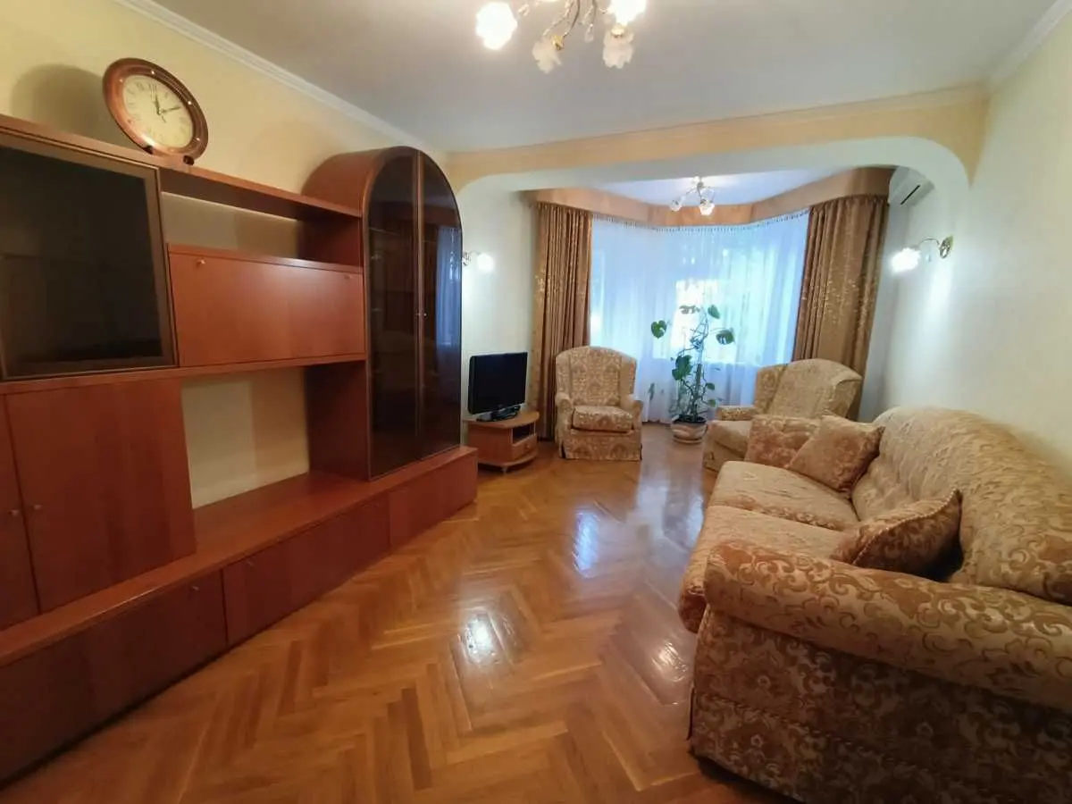 Фото Зняти 4 кімнатну квартиру, Тургенєвська вул. 16 Київ в довгострокову оренду, ціна: 35000 UAH, код 5584