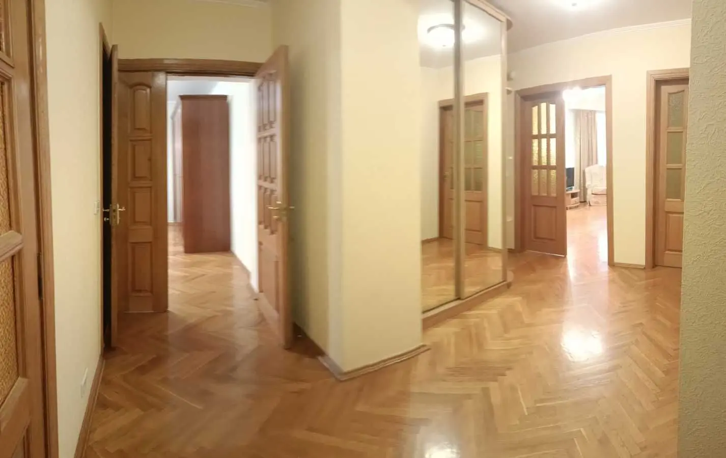 Фото Зняти 4 кімнатну квартиру, Тургенєвська вул. 16 Київ в довгострокову оренду, ціна: 35000 UAH, код 5584