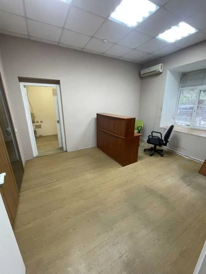 Фото Rent an office, Saksahanskoho Street 43а Kyiv for long-term rent, price: 19000 UAH, code 5598