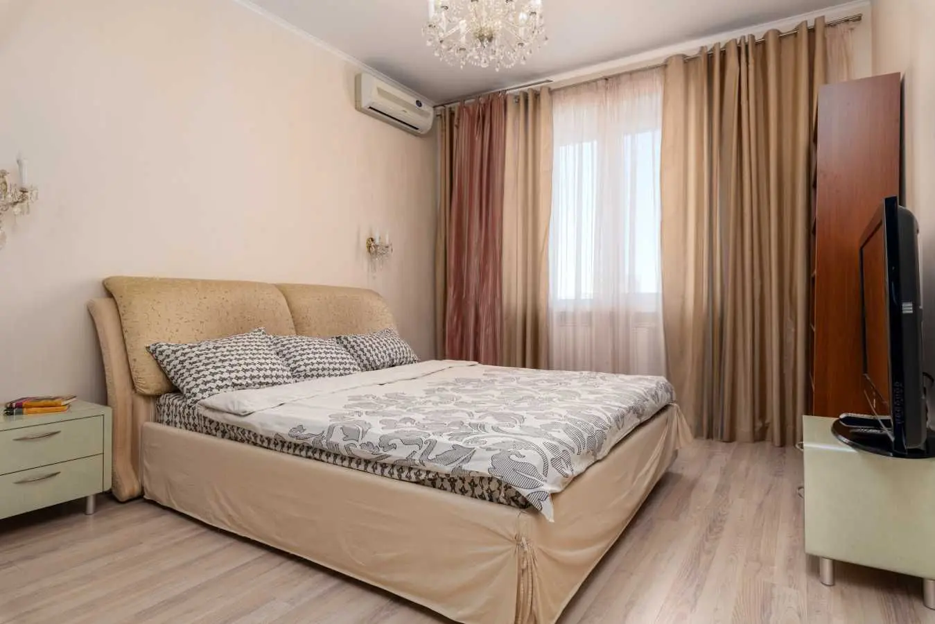 Фото Продаю 3 кімнатну квартиру, 120 кв. м, Маршала Конєва вул.  Київ, ціна: 240000 USD, код 5599