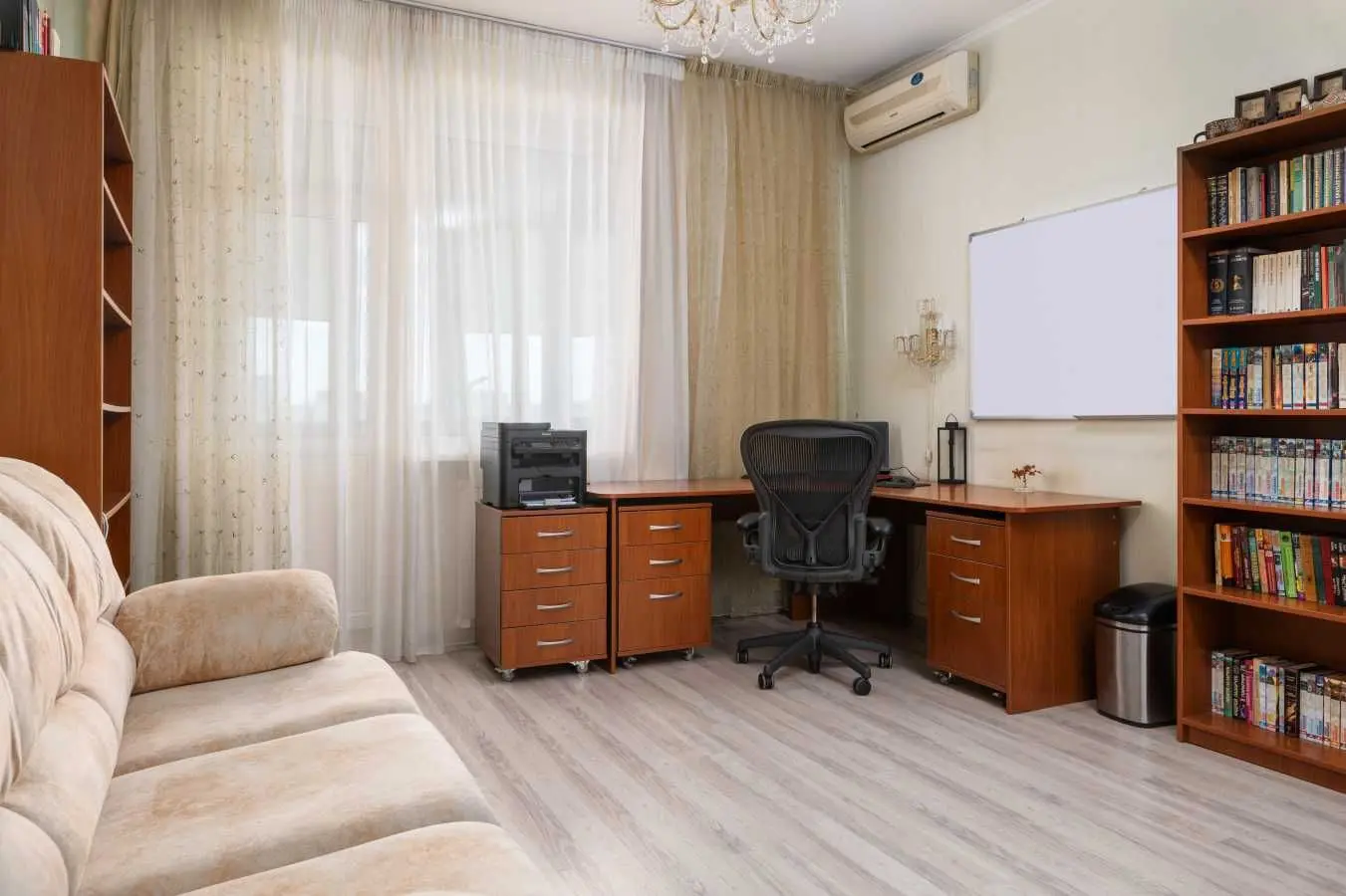 Фото Продаю 3 кімнатну квартиру, 120 кв. м, Маршала Конєва вул.  Київ, ціна: 240000 USD, код 5599