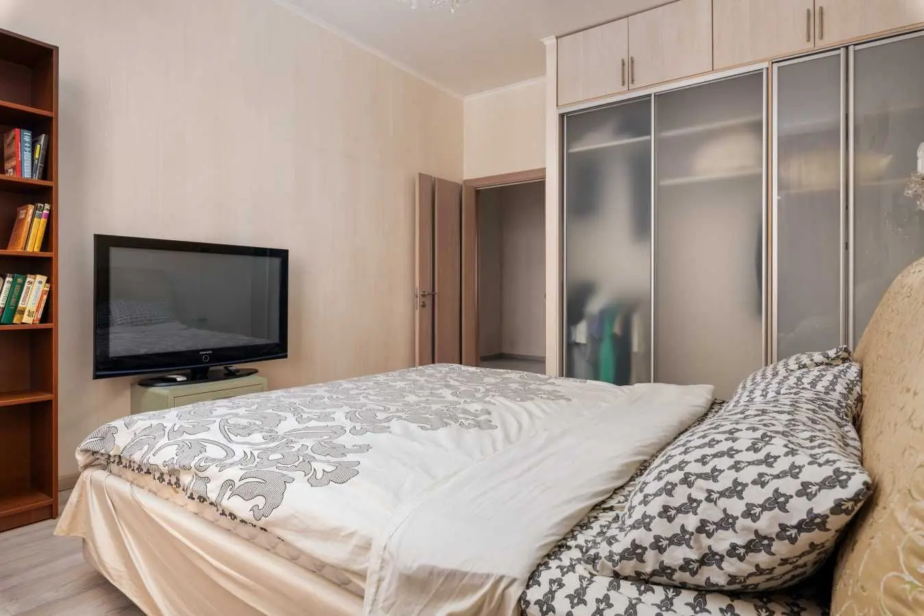Фото Продаю 3 кімнатну квартиру, 120 кв. м, Маршала Конєва вул.  Київ, ціна: 240000 USD, код 5599
