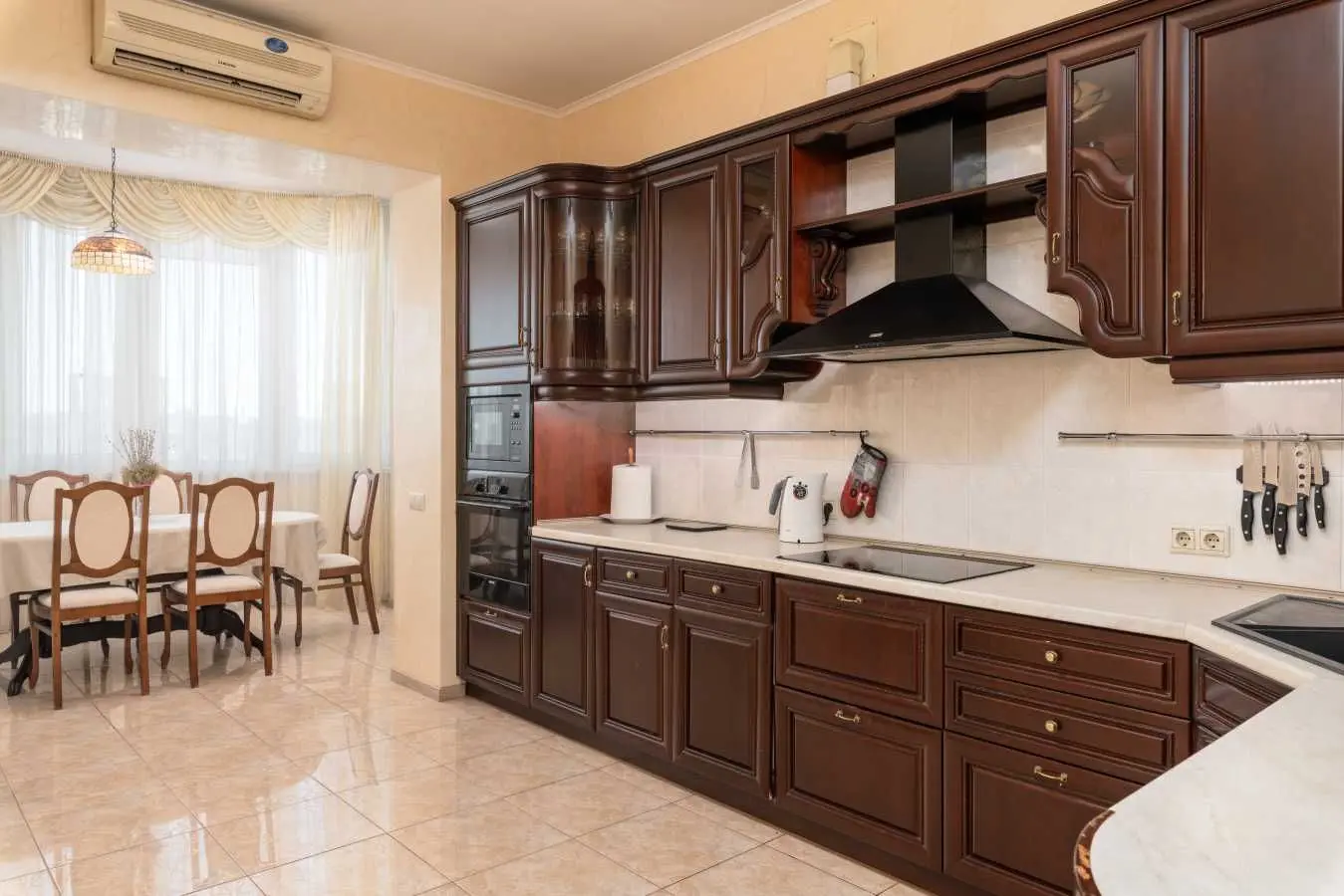 Фото Продаю 3 кімнатну квартиру, 120 кв. м, Маршала Конєва вул.  Київ, ціна: 240000 USD, код 5599