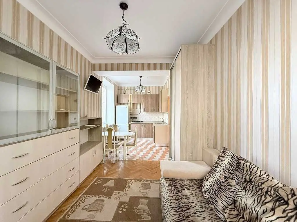Фото Продаю 2 кімнатну квартиру, 43 кв. м, Монтажників вул. 53 Київ, ціна: 53500 USD, код 5611