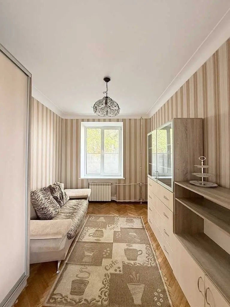 Фото Продаю 2 кімнатну квартиру, 43 кв. м, Монтажників вул. 53 Київ, ціна: 53500 USD, код 5611