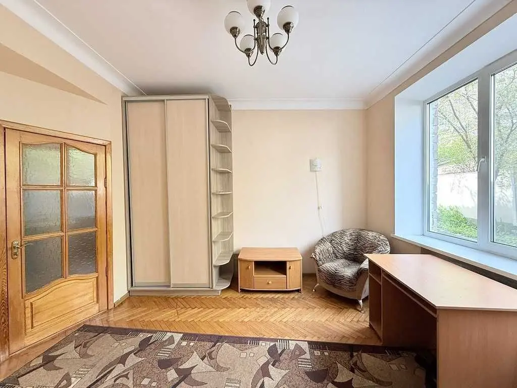 Фото Продаю 2 кімнатну квартиру, 43 кв. м, Монтажників вул. 53 Київ, ціна: 53500 USD, код 5611