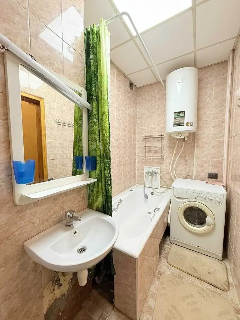 Фото Продаю 2 кімнатну квартиру, 43 кв. м, Монтажників вул. 53 Київ, ціна: 53500 USD, код 5611